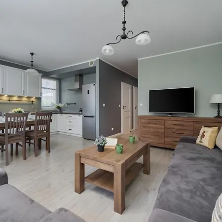 Apartment Elegant 1 Bedroom With Balcony In By Renters