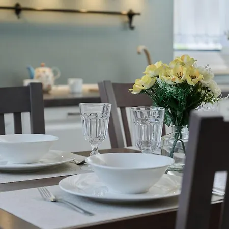 Elegant 1 Bedroom With Balcony In By Renters