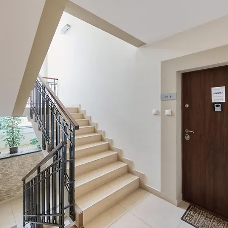 Elegant 1 Bedroom With Balcony In By Renters
