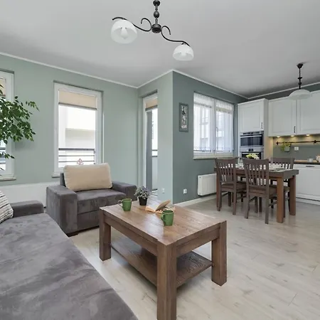 Appartement Elegant 1 Bedroom With Balcony In By Renters