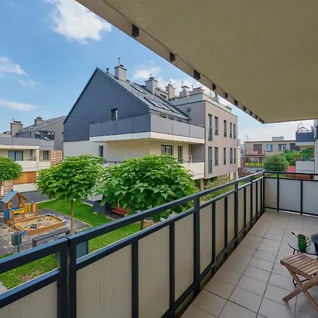 Elegant 1 Bedroom With Balcony In By Renters Wroclaw