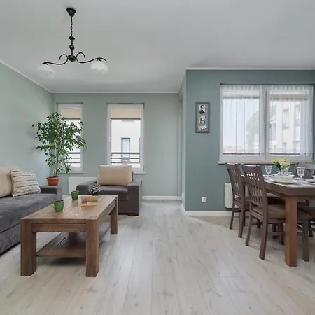 Elegant 1 Bedroom With Balcony In By Renters Appartement